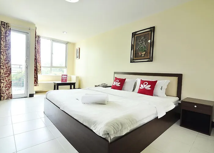 Aryan Suites Hotel