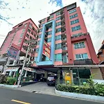 Aryan Suites Hotel